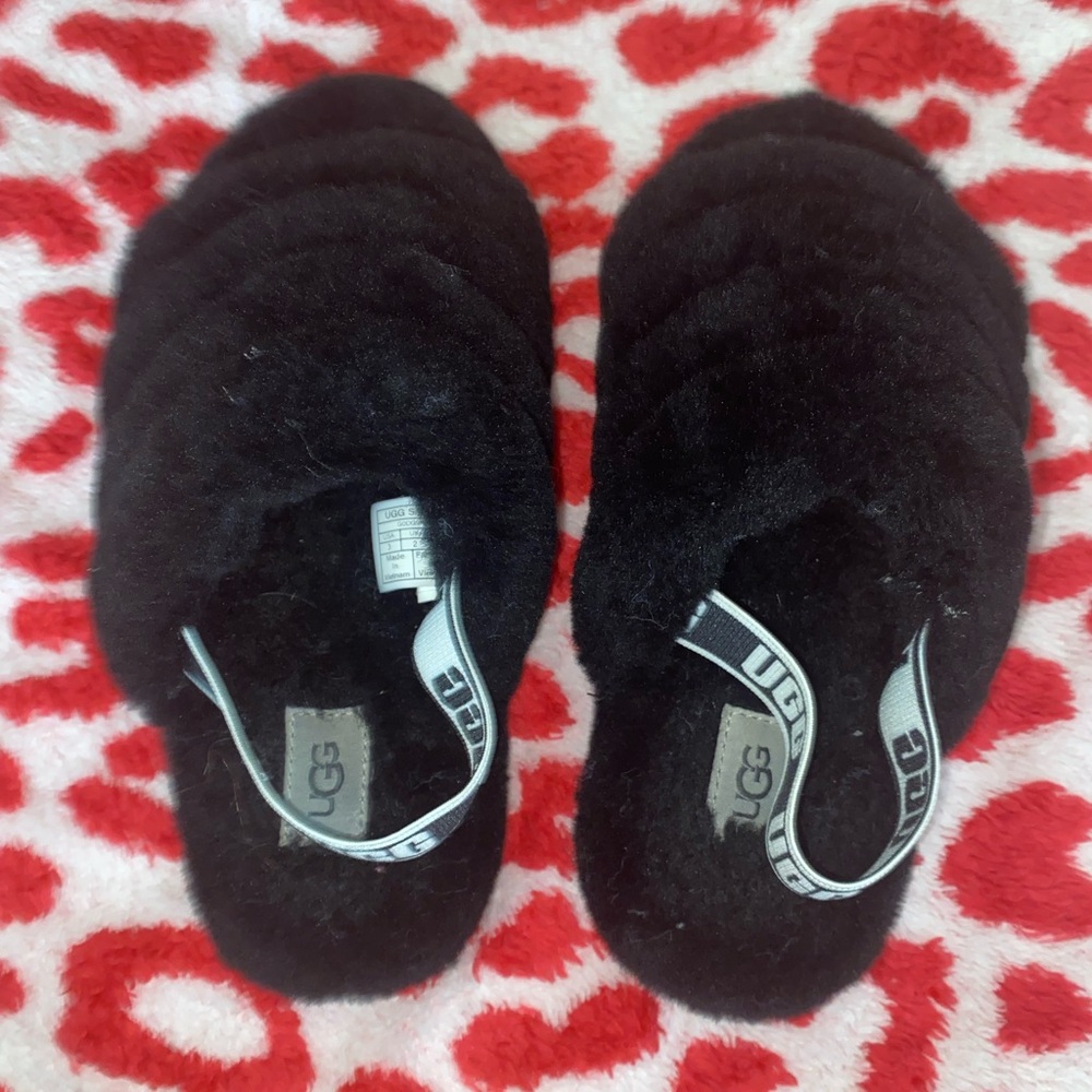 UGG Women’s Black Fuzzy Slides